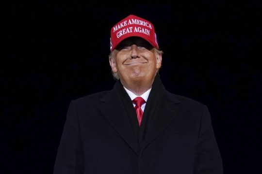 Αλλαγή θέματος και πολιτικές MAGA