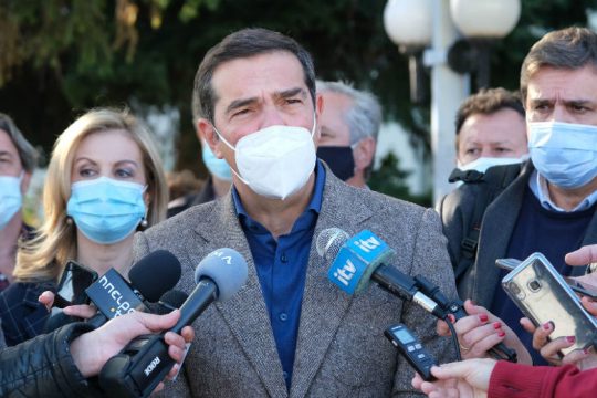 Τσίπρας: Εγκληματική ολιγωρία και αδράνεια Μητσοτάκη στο ΕΣΥ