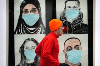 Πάνω από 250.000 νεκροί στις ΗΠΑ, επικίνδυνος μέχρι τέλους ο Τραμπ