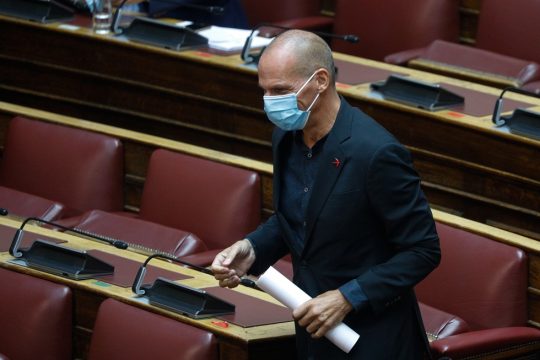 Βαρουφάκης: Ερώτηση στον Κ. Μητσοτάκη για την ύπαρξη παράλληλου συστήματος καταγραφής του ΕΟΔΥ