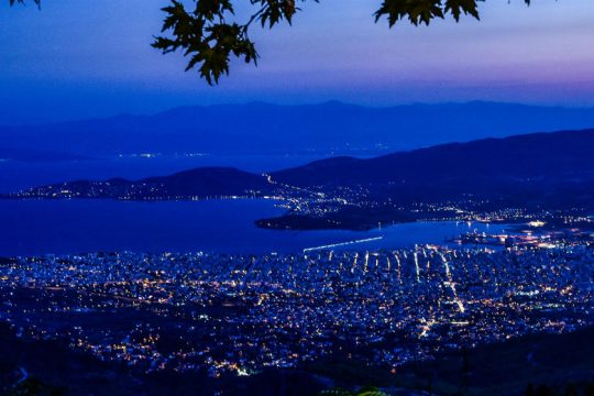 Ανησυχητική αύξηση κρουσμάτων στον Βόλο, μέτρα ανακούφισης των επιχειρήσεων