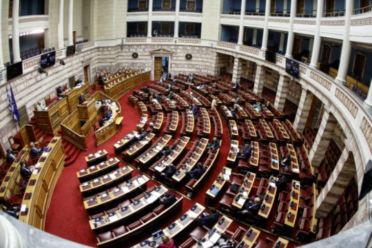 Παράταση απευθείας αναθέσεων και προσλήψεις εκτός ΑΣΕΠ εν ονόματι της πανδημίας