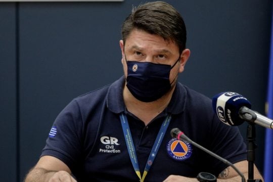 Συνεχίζουν κανονικά Super League και Basket League