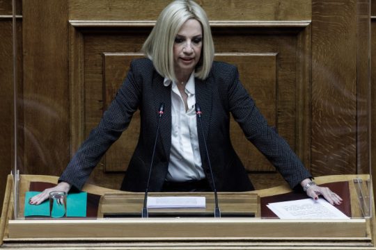 «Το σύστημα του Μαξίμου μάς θέλει δορυφόρους»