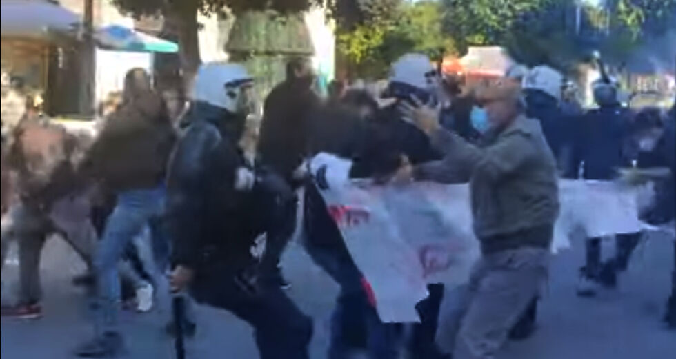 «Έχουμε απαγόρευση της πολιτικής δράσης»