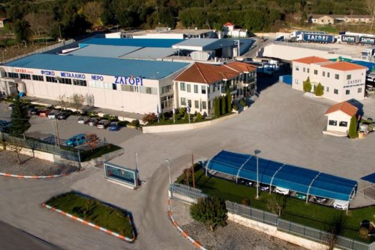 Η ΧΗΤΟΣ προσέφερε 50.000 φιάλες Βιταμινούχου Νερού SUPERFRUITS WATER στο Ε.Σ.Υ.