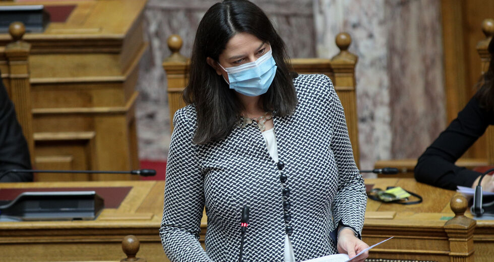 Νυχτερινό «πραξικόπημα» Κεραμέως με τα πτυχία των Κολεγίων