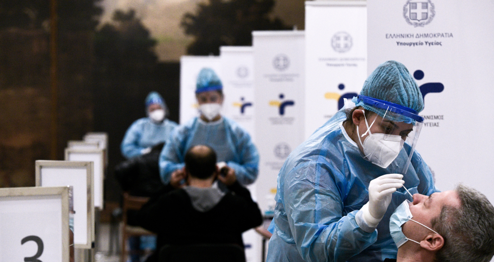 Στην επίθεση ο ΣΥΡΙΖΑ για τα μαζικά τεστ για.. τυχερούς