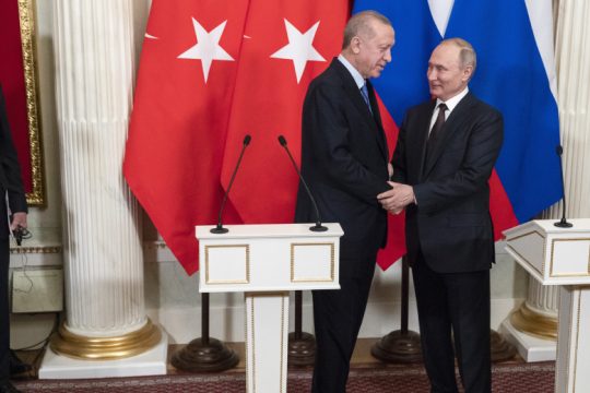 Πέρα από τους S-400