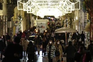 Ιταλία: Χριστούγεννα με το σταγονόμετρο
