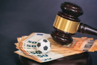 Στην Ιταλία υποβιβασμοί, στην Ελλάδα… καλά Χριστούγεννα