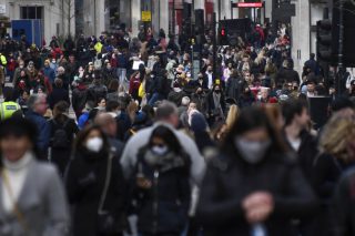 Πανδημία εν… κρανίω στην Ευρώπη!
