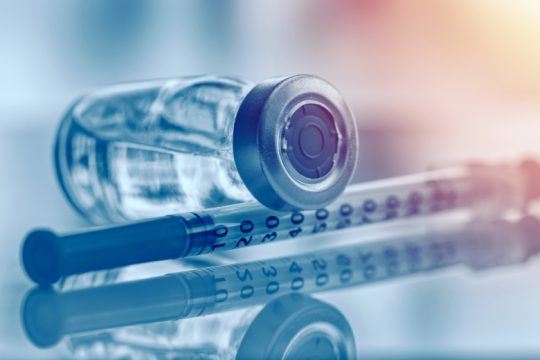 Έλληνες ειδικοί για το εμβόλιο και τη μετάλλαξη του κορονοϊού