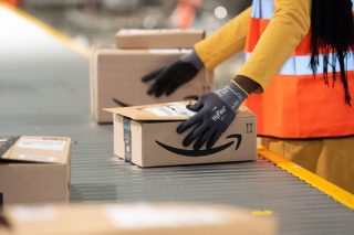 Καμαρώνει η Amazon για τους «λομπίστες» της στις Βρυξέλλες
