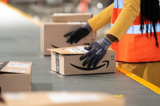 Καμαρώνει η Amazon για τους «λομπίστες» της στις Βρυξέλλες