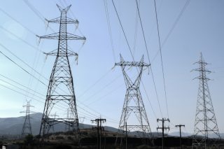 Πινγκ πονγκ ευθυνών για τον εκτροχιασμό στην ενέργεια