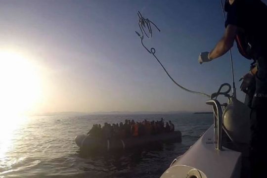 Τι απαντά η Aegean Boat Report στην επίθεση Μηταράκη