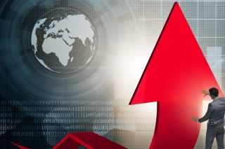 Χειρότερος από μνημόνια σε ΑΕΠ και χρέος ο κορονοϊός