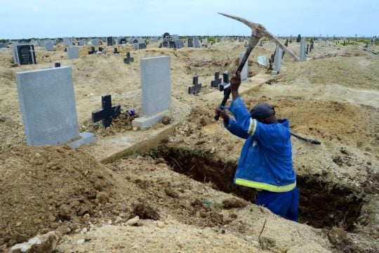 Η Αφρική σε σοβαρό κίνδυνο αποκλεισμού από το εμβόλιο για το 2021
