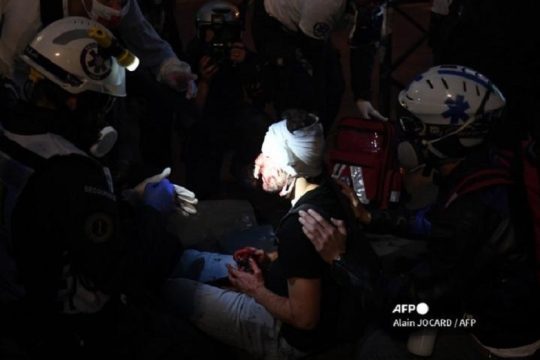 Λιμπερτέ, εγκαλιτέ, Μπάτσε ολέ