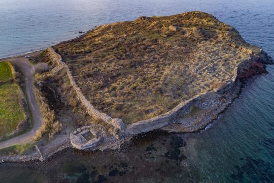Η Ισσα και η έναντι αυτής Αντισσα