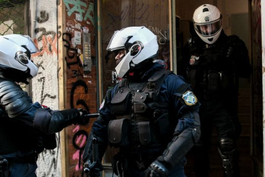 Βία και καταστολή από τη Θεσσαλονίκη μέχρι τα Χανιά [ΒΙΝΤΕΟ]