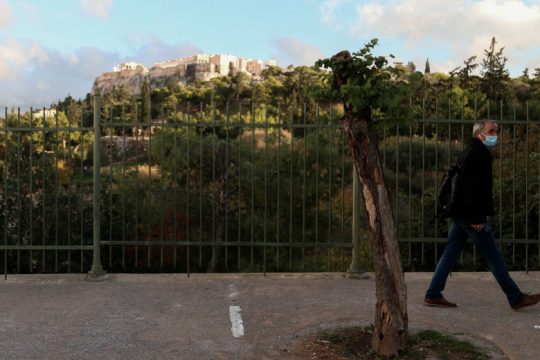 «Υγειονομικώς επικίνδυνο το άνοιγμα της αγοράς»