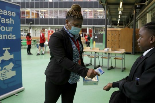 Αγγλία-Ουαλία: πρώτη αιτία θανάτου ο κορονοϊός τον Νοέμβριο