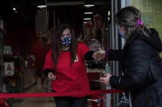 Ξαναμοιράζεται ο τζίρος του λιανεμπορίου