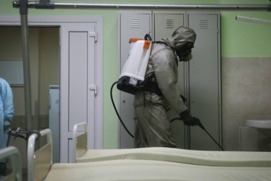 ΠΟΥ: Τα μέτρα για τη δημόσια υγεία και όχι τα εμβόλια, θα μας σώσουν από την πανδημία