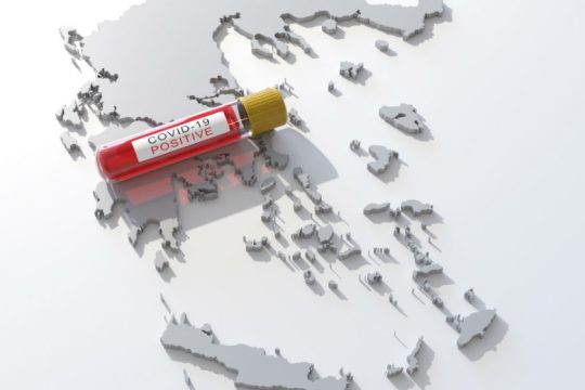 Γιορτές με lockdown, τεστ και στο βάθος… «τρίτο κύμα»