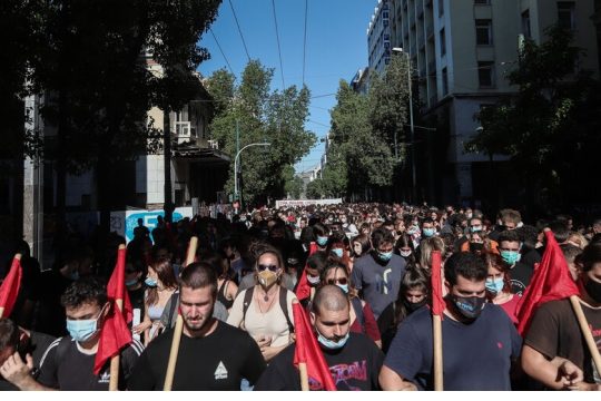 Χιλιάδες οι υπογραφές στα ψηφίσματα κατά Κεραμέως