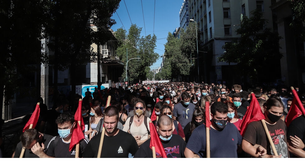 Χιλιάδες οι υπογραφές στα ψηφίσματα κατά Κεραμέως