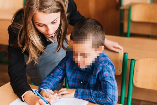 Στη Βουλή φέρνει ο ΣΥΡΙΖΑ τα κενά σε ειδική αγωγή και παράλληλη στήριξη
