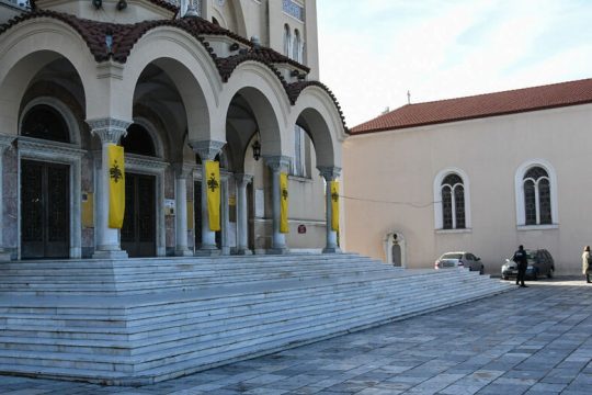 Ο Θεός να βάλει το χέρι του