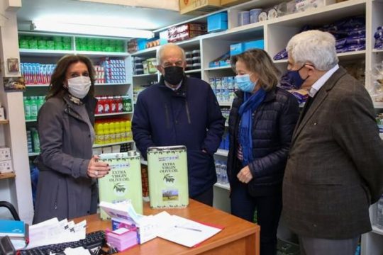 Ηράκλειο: Δωρεάν ελαιόλαδο στο Κοινωνικό Παντοπωλείο για τις ευπαθείς ομάδες