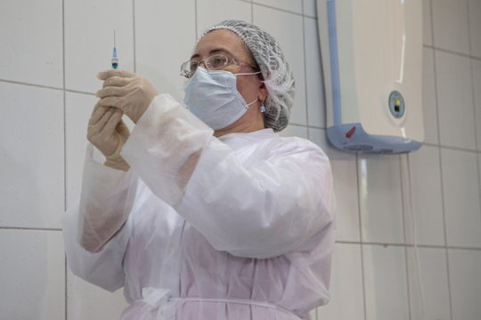 «Πράσινο φως» για χρήση του εμβολίου των Pfizer/BioNTech στις ΗΠΑ