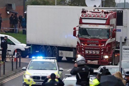 Βρετανία: Ένοχοι τέσσερις διακινητές για τον θάνατο 39 Βιετναμέζων