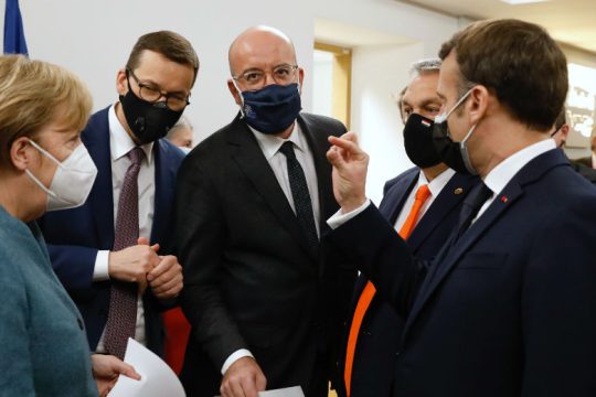 Συμφωνία στην Ε.Ε. για προϋπολογισμό και Ταμείο Ανάκαμψης