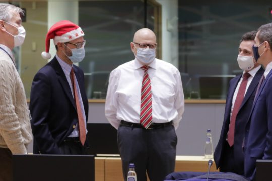 Αγώνας δρόμου για την έγκριση της συμφωνίας Ε.Ε. – Βρετανίας