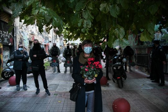 Η ευήθεια των κυβερνώντων και η σκύλευση
