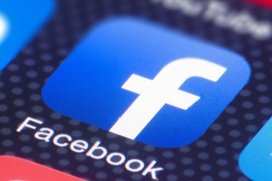 Τέρμα το «διπλό ιρλανδέζικο» για τη Facebook