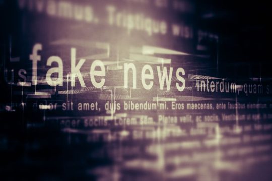 Βιώνουμε μια «πανδημία παραπληροφόρησης»