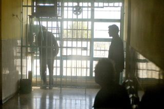 Αδειες και μεταγωγές με υπουργική έγκριση