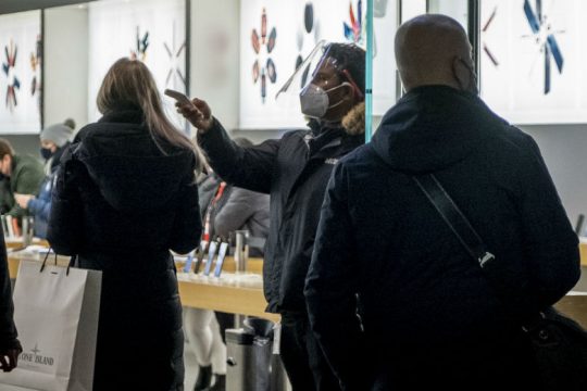 Το Ινστιτούτο Ρ. Κοχ προειδοποιεί τους Γερμανούς να μειώσουν κι άλλο τις επαφές