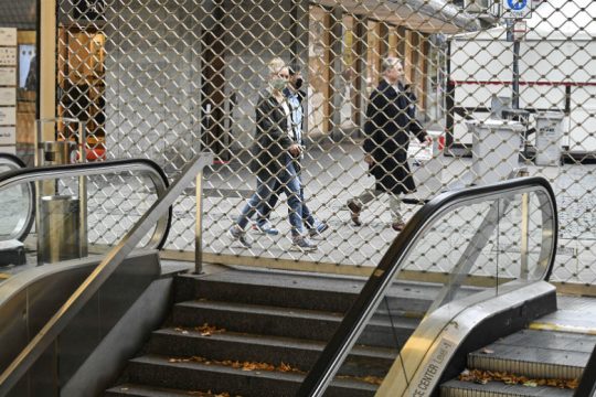 «Βουτιά» επιχειρηματικής δραστηριότητας λόγω λοκντάουν στην ευρωζώνη