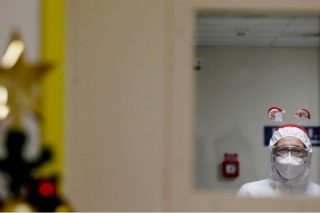 Χριστούγεννα κατ’ οίκον με δυσαρέσκεια κατά Κόντε
