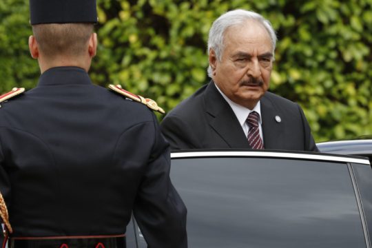 Ο Χάφταρ απειλεί να χτυπήσει τις τουρκικές δυνάμεις στη Λιβύη