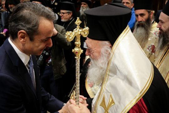 Ικανοποίηση Ιερώνυμου για τα «χατίρια» Μητσοτάκη