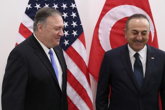 Μαστίγιο και καρότο στις σχέσεις ΗΠΑ – Τουρκίας